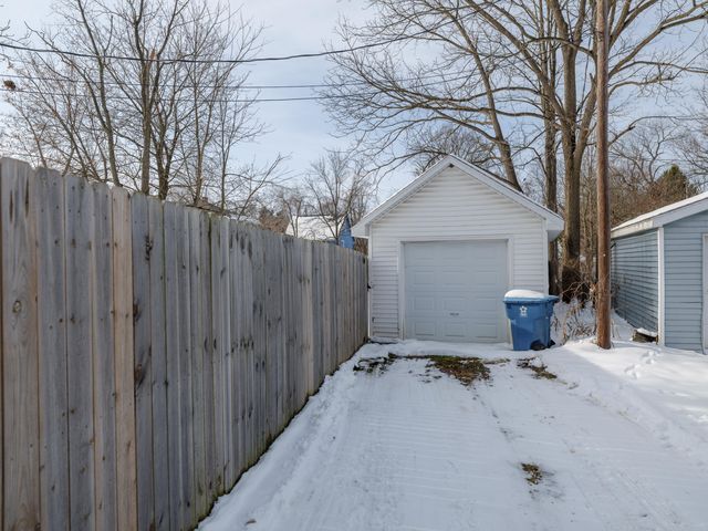 3826 Oakland Drive, Kalamazoo City, MI 49008