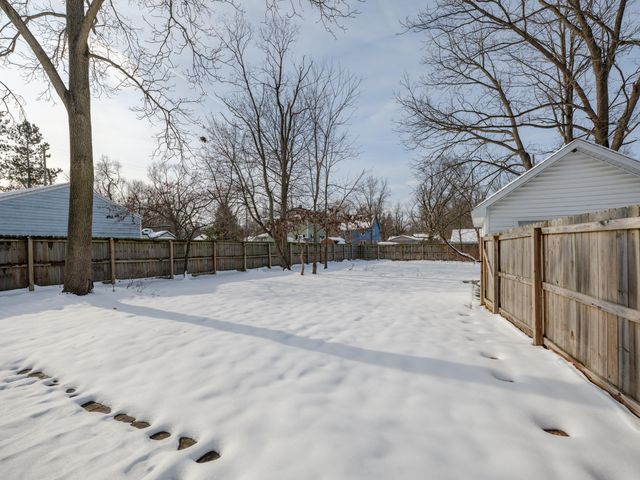 3826 Oakland Drive, Kalamazoo City, MI 49008