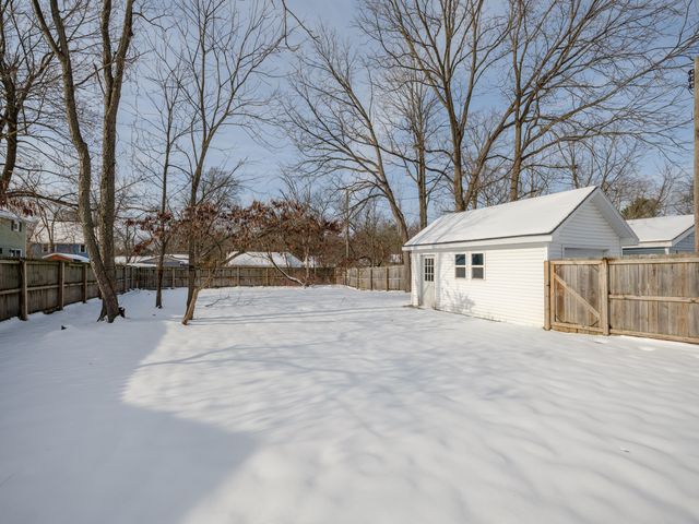 3826 Oakland Drive, Kalamazoo City, MI 49008