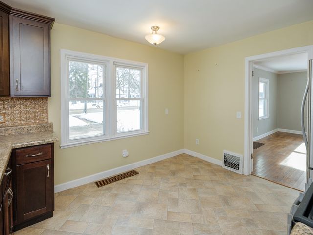 3826 Oakland Drive, Kalamazoo City, MI 49008