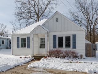3826 Oakland Drive, Kalamazoo City, MI 49008
