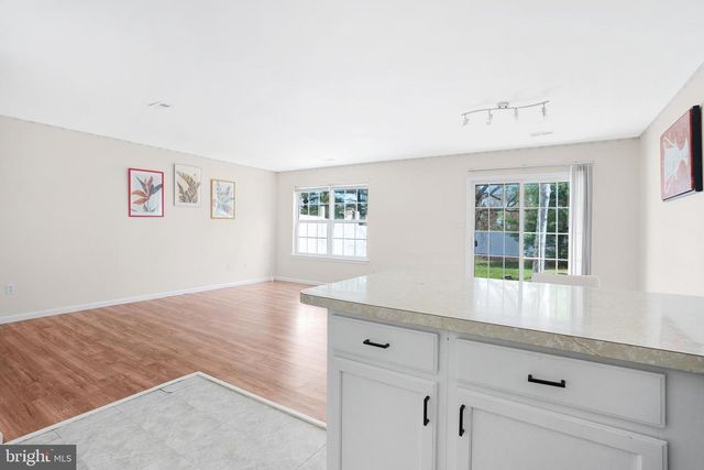 16 HIGH MEADOWS DR, Sicklerville, NJ 08081