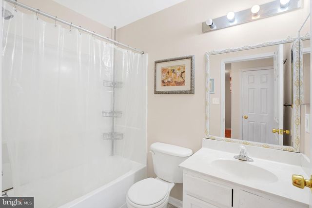 16 HIGH MEADOWS DR, Sicklerville, NJ 08081