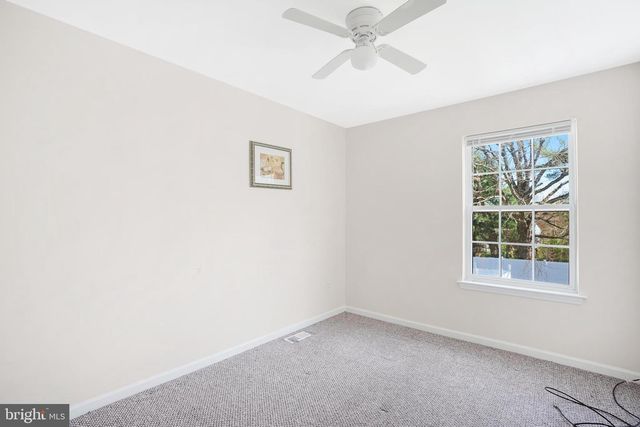 16 HIGH MEADOWS DR, Sicklerville, NJ 08081