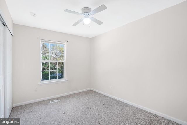 16 HIGH MEADOWS DR, Sicklerville, NJ 08081