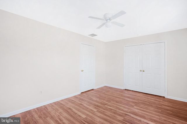 16 HIGH MEADOWS DR, Sicklerville, NJ 08081