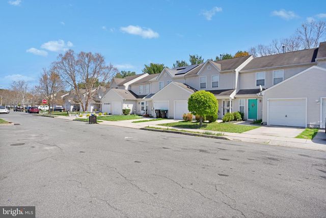 16 HIGH MEADOWS DR, Sicklerville, NJ 08081