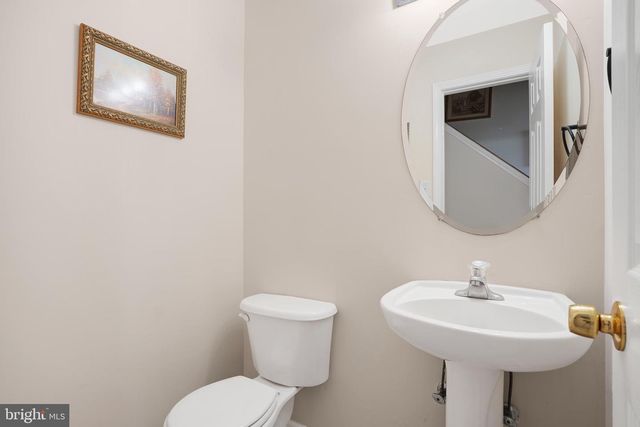 16 HIGH MEADOWS DR, Sicklerville, NJ 08081