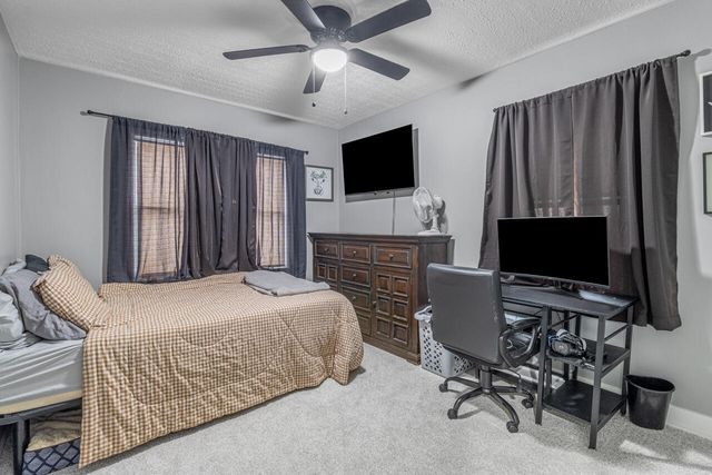 3560 AVENUE C, Council Bluffs, IA 51501