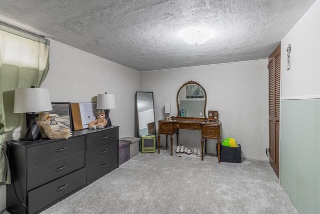 3560 AVENUE C, Council Bluffs, IA 51501