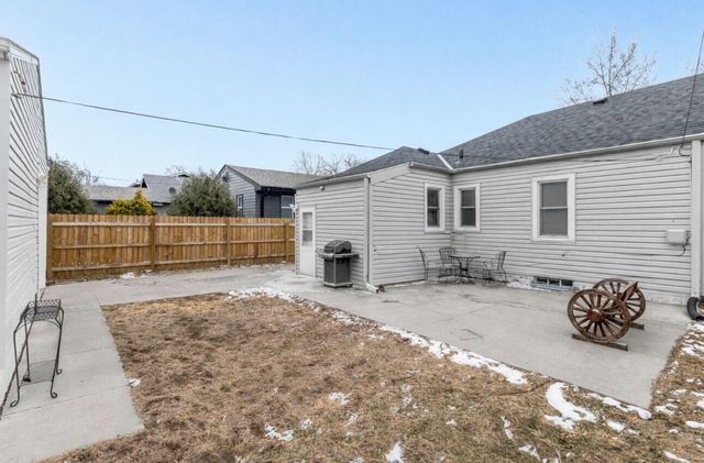 3560 AVENUE C, Council Bluffs, IA 51501