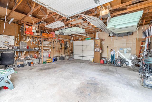 3560 AVENUE C, Council Bluffs, IA 51501