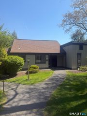 170 Heritage Village B, Southbury, CT 06488