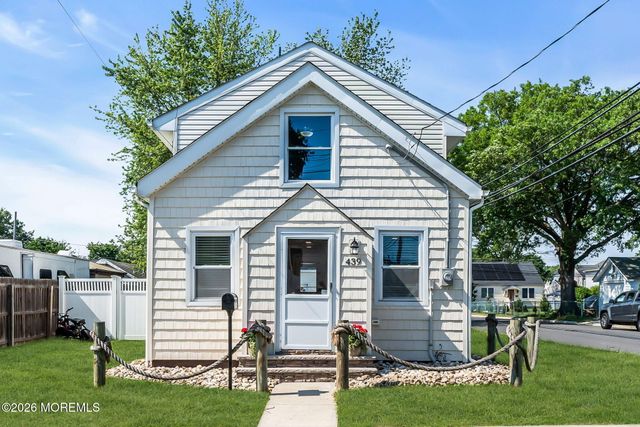 439 Clark Avenue, Union Beach, NJ 07735