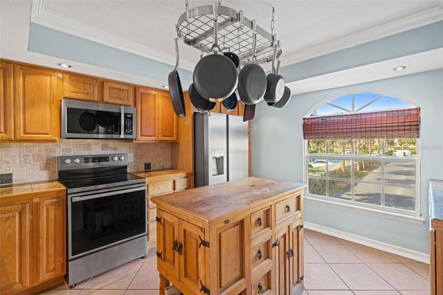 637 PINELLAS BAYWAY S 111, St Petersburg, FL 33715