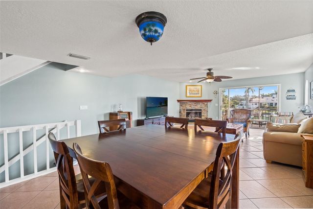 637 PINELLAS BAYWAY S 111, St Petersburg, FL 33715