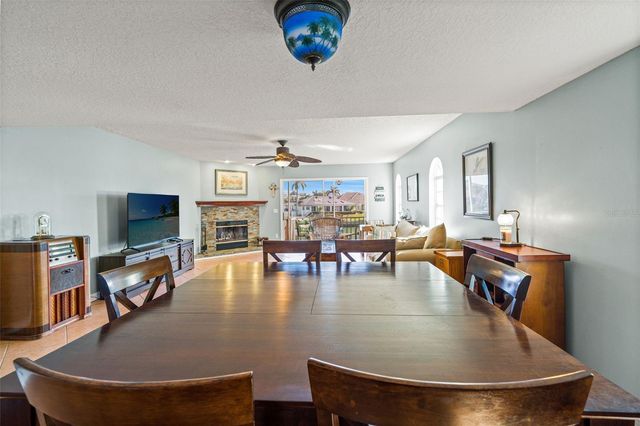 637 PINELLAS BAYWAY S 111, St Petersburg, FL 33715