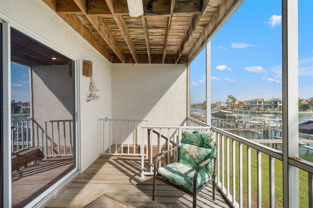 637 PINELLAS BAYWAY S 111, St Petersburg, FL 33715