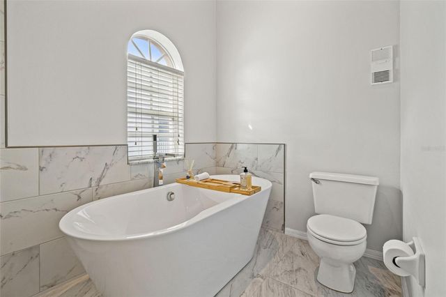 637 PINELLAS BAYWAY S 111, St Petersburg, FL 33715