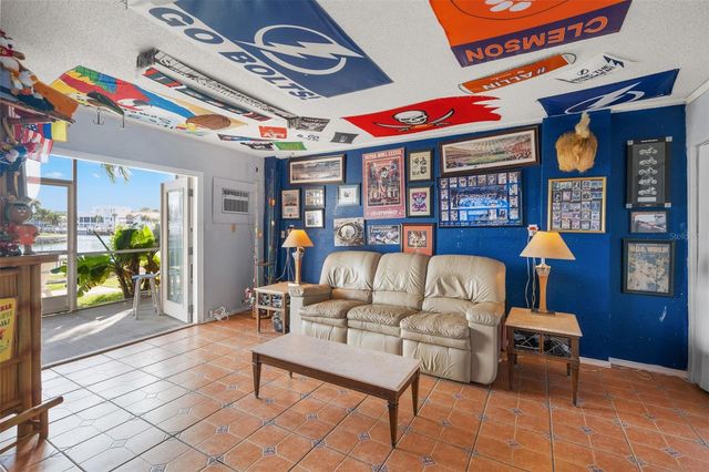 637 PINELLAS BAYWAY S 111, St Petersburg, FL 33715