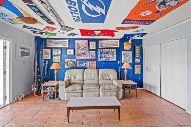 637 PINELLAS BAYWAY S 111, St Petersburg, FL 33715