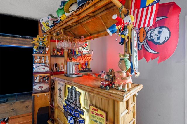 637 PINELLAS BAYWAY S 111, St Petersburg, FL 33715