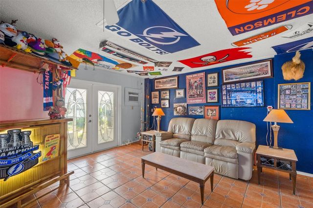 637 PINELLAS BAYWAY S 111, St Petersburg, FL 33715