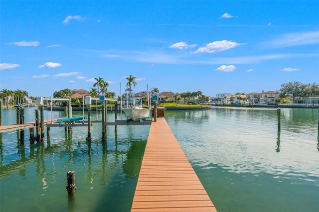 637 PINELLAS BAYWAY S 111, St Petersburg, FL 33715