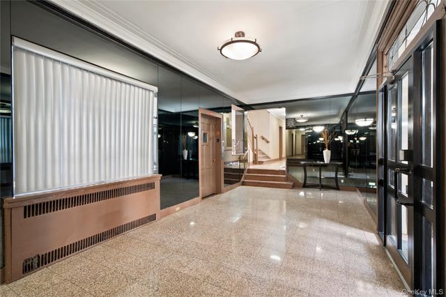 65-74 Saunders Street 3H, Rego Park, NY 11374