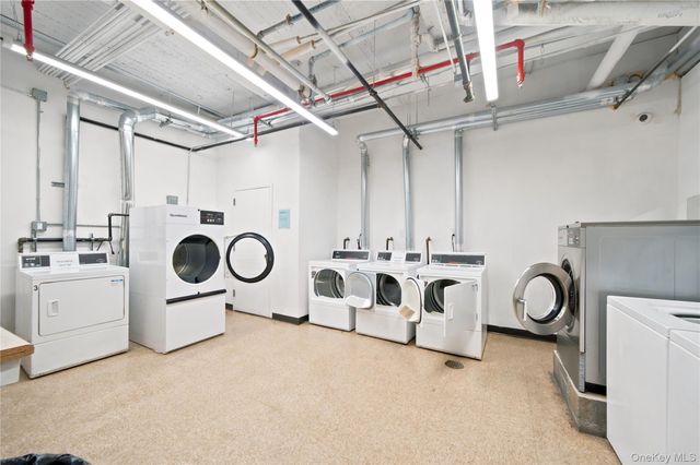 65-74 Saunders Street 3H, Rego Park, NY 11374