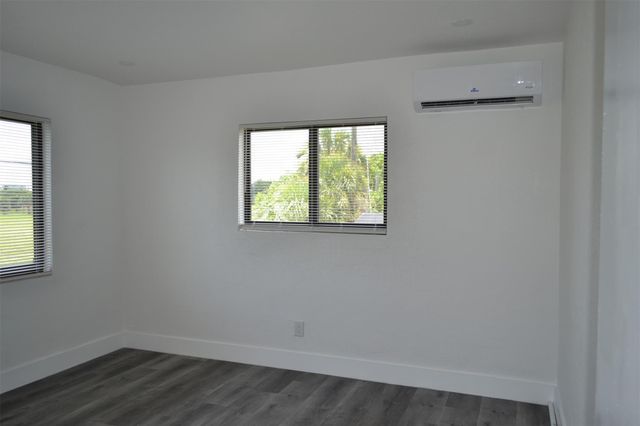 940 NW 8th Ave, Pompano Beach, FL 33060