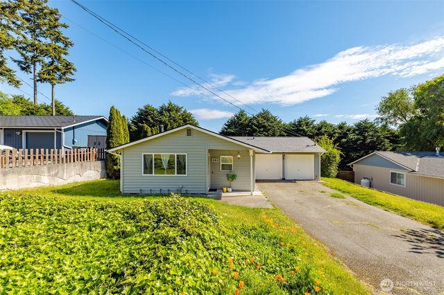583 Salal Street, Oak Harbor, WA 98277