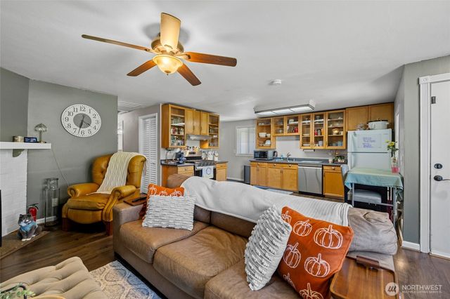 583 Salal Street, Oak Harbor, WA 98277