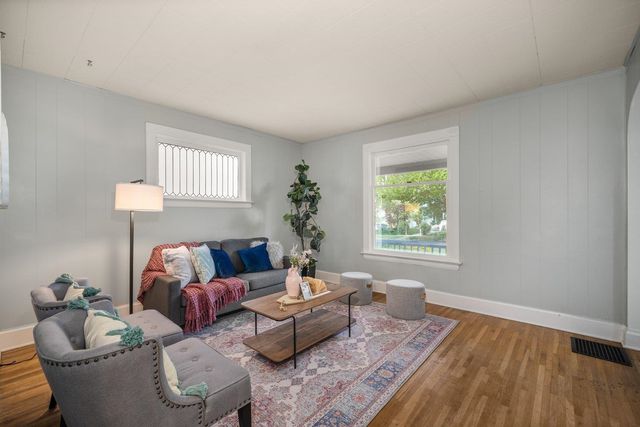 1009 W 14th Ave, Spokane, WA 99204