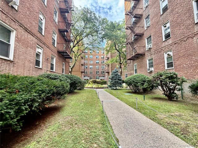 144-35 Sanford Avenue 3C, Flushing, NY 11355