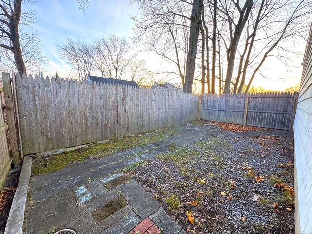 121 Richfield Road, Bridgeport, CT 06606