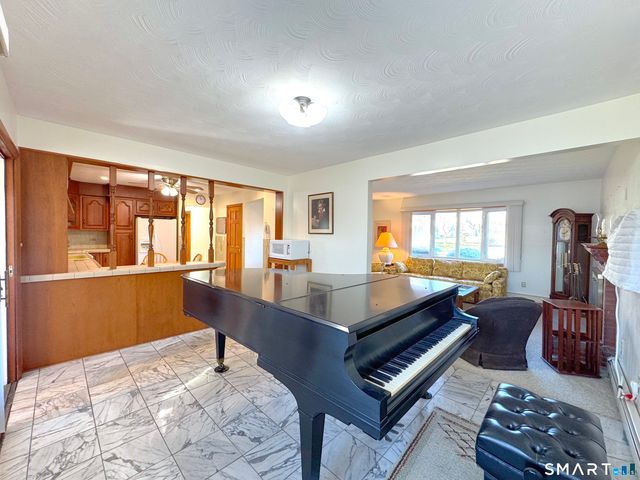 121 Richfield Road, Bridgeport, CT 06606