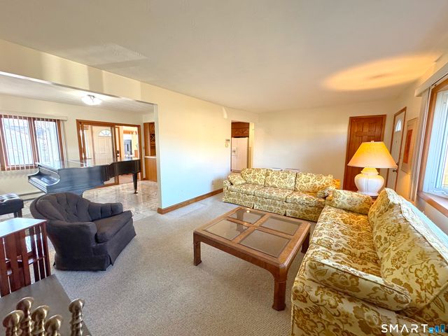 121 Richfield Road, Bridgeport, CT 06606