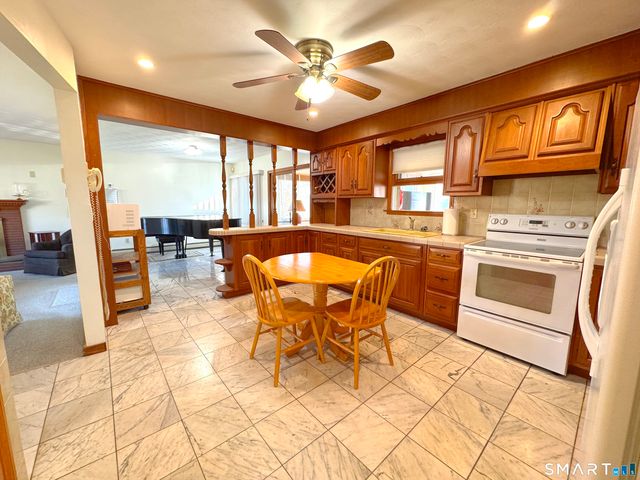 121 Richfield Road, Bridgeport, CT 06606