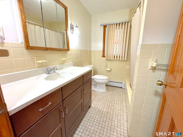 121 Richfield Road, Bridgeport, CT 06606