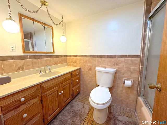 121 Richfield Road, Bridgeport, CT 06606