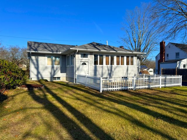 121 Richfield Road, Bridgeport, CT 06606