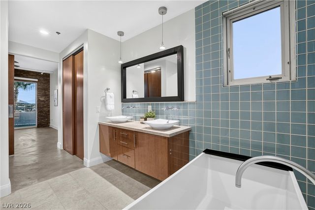 11441 Allerton Park Drive 401, Las Vegas, NV 89135
