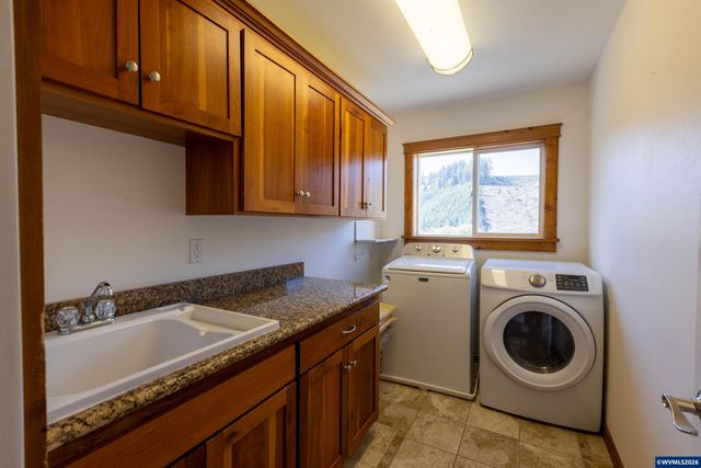 33678 Mary's River Estates Rd, Philomath, OR 97370