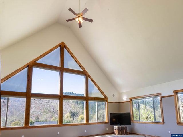 33678 Mary's River Estates Rd, Philomath, OR 97370