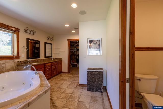 33678 Mary's River Estates Rd, Philomath, OR 97370