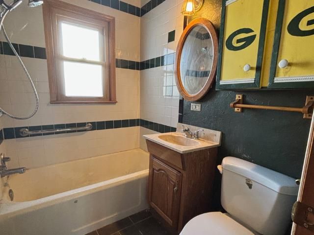 835 NEVILLE AVENUE, Green Bay, WI 54303