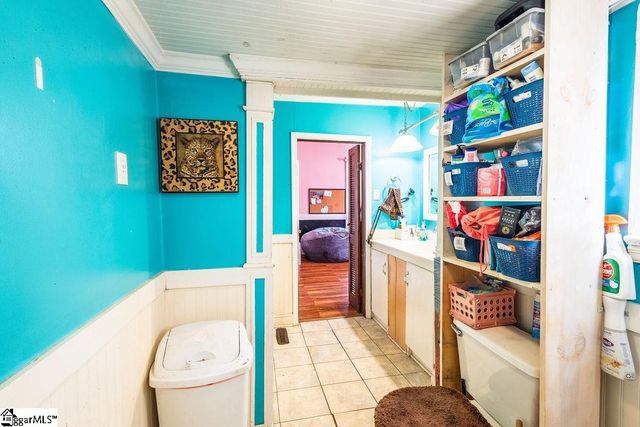 419 Academy Street, Laurens, SC 29360