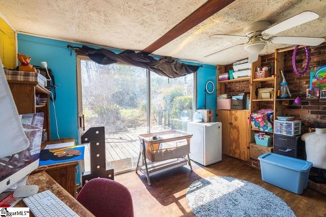 419 Academy Street, Laurens, SC 29360