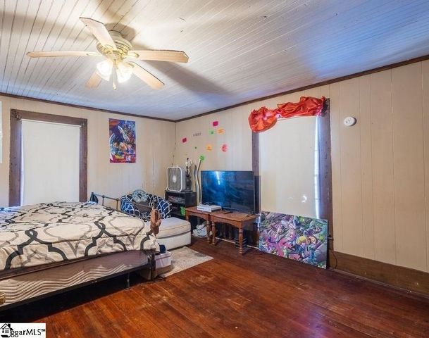 419 Academy Street, Laurens, SC 29360